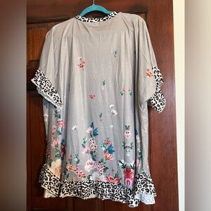 Cute, lightweight, flowing sleeve, colorful, 3x